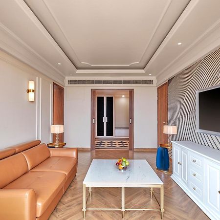 Doubletree By Hilton Varanasi Exterior foto
