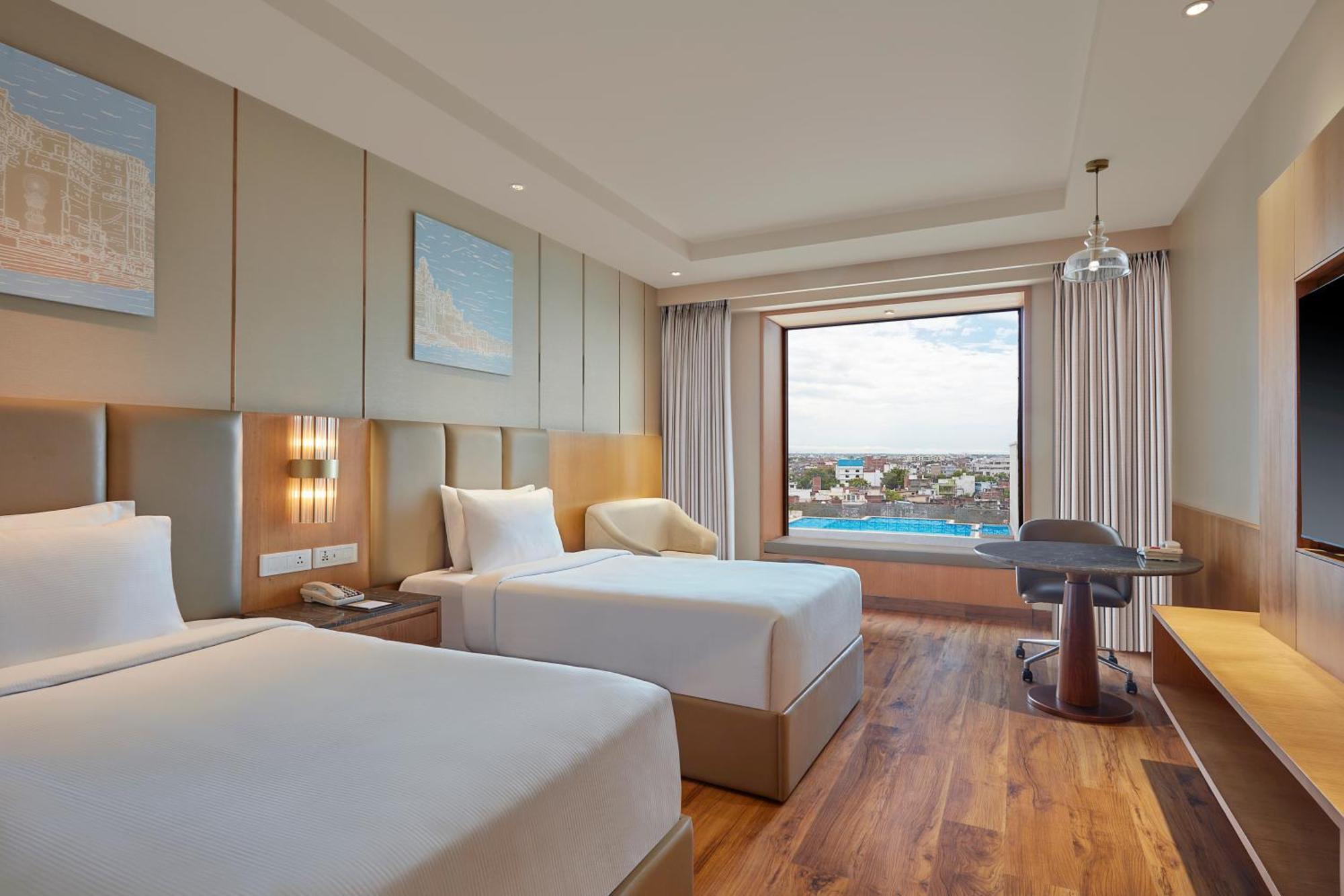 Doubletree By Hilton Varanasi Exterior foto