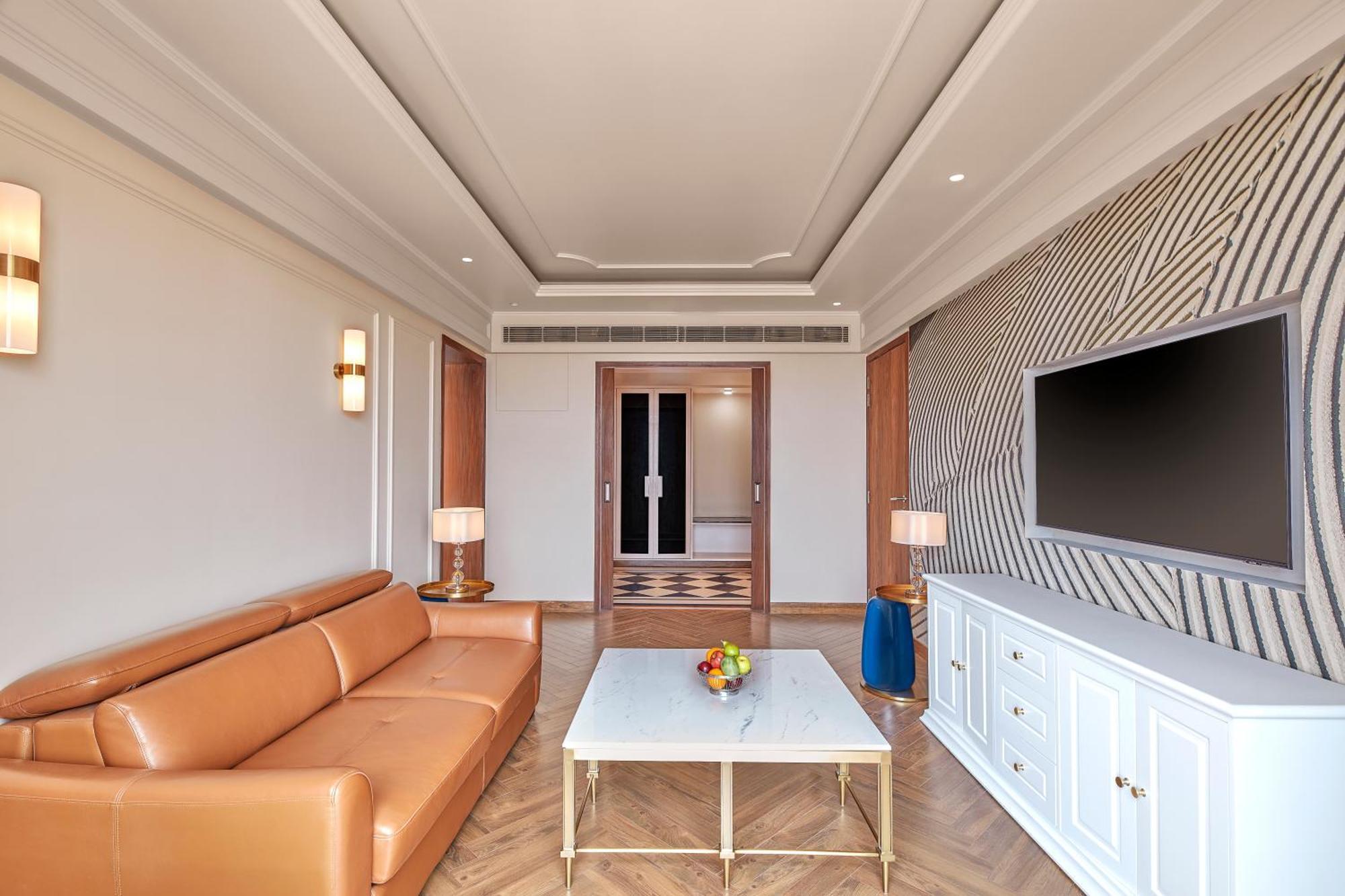 Doubletree By Hilton Varanasi Exterior foto